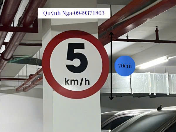 Lắp đặt biển báo 5kmh tại bãi gửi xe