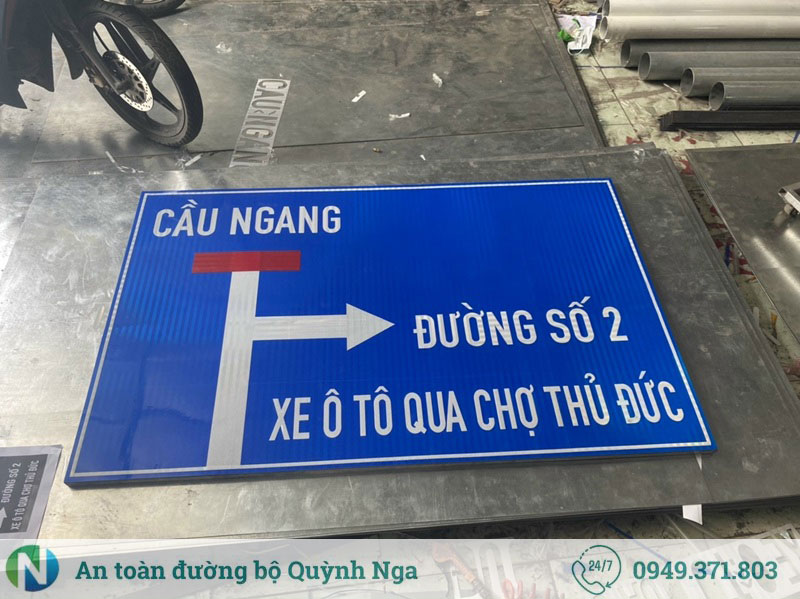 Biển báo giao thông tại Hồ Chí Minh