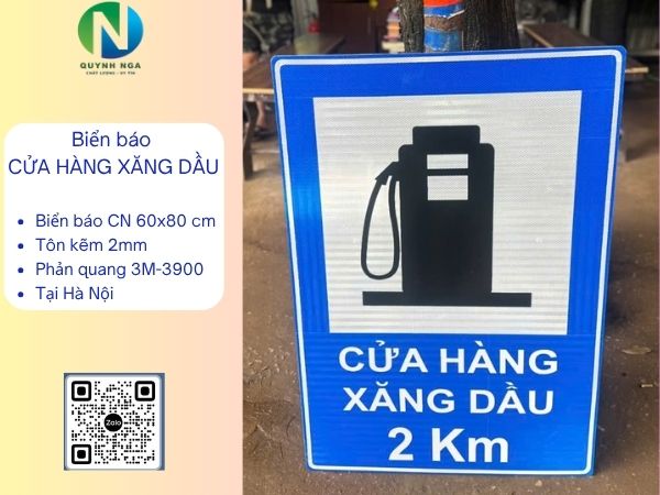 Biển báo xăng dầu phản quang tại xưởng Quỳnh Nga tại Hà Nội