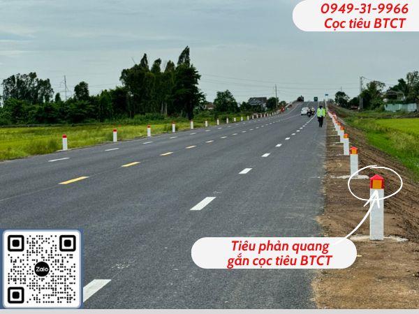 Cọc tiêu BTCT có gắn tiêu phản quang tại dự án Tuyến Tránh An Giang