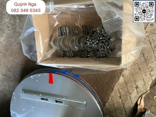 Đai ôm ống trụ phi 90 Biển báo giao thông
