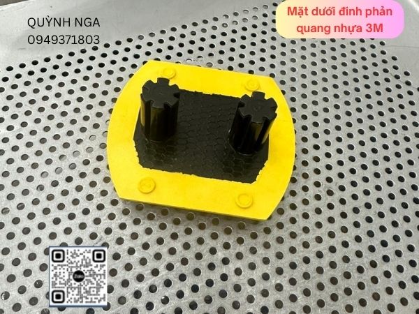 Đinh phản quang 3M bằng nhựa -mặt dưới Đinh phản quang 3M bằng nhựa -mặt dưới