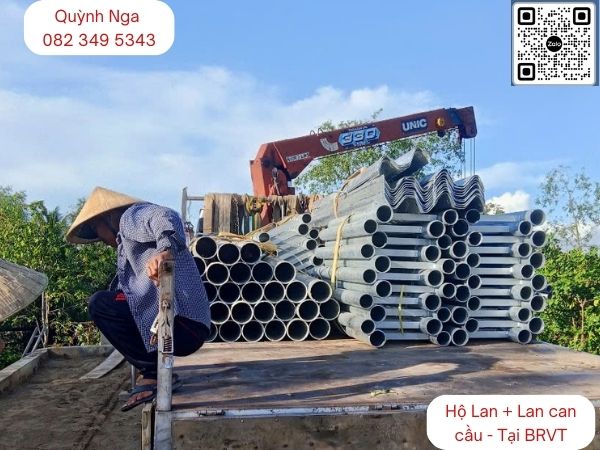 Giao hàng hộ lan tôn sóng cùng Lan can cầu tại BRVT
