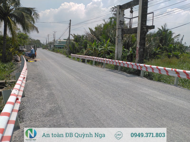 Hộ lan tôn sóng được lắp đặt tại  huyện Thủ Thừa, Long An
