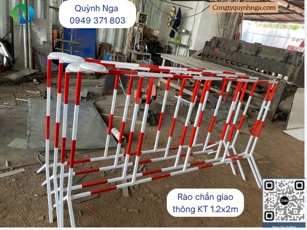 Mẫu rào chắn GT sơn trắng đỏ kích thước 1.2x2m