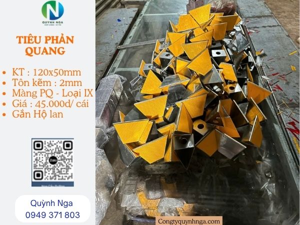 Tiêu phản quang được sản xuất số lượng lớn tại xưởng Quỳnh Nga