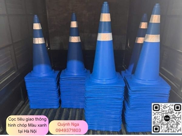 Cọc tiêu giao thông hình chóp màu xanh