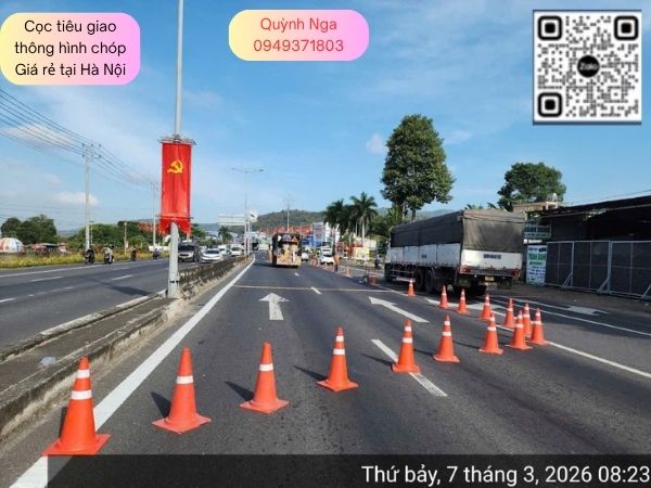 cọc tiêu nhựa phân làn giao thông cọc tiêu nhựa phân làn giao thông