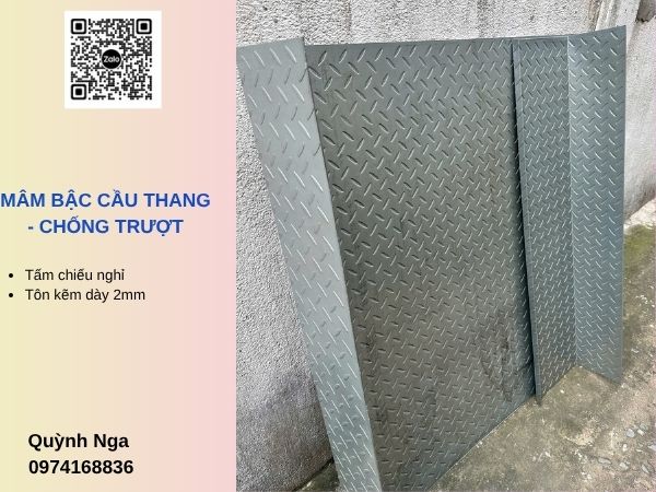 Mâm bậc cầu thang sắt, chiếu nghỉ cho Cầu thang PCCC