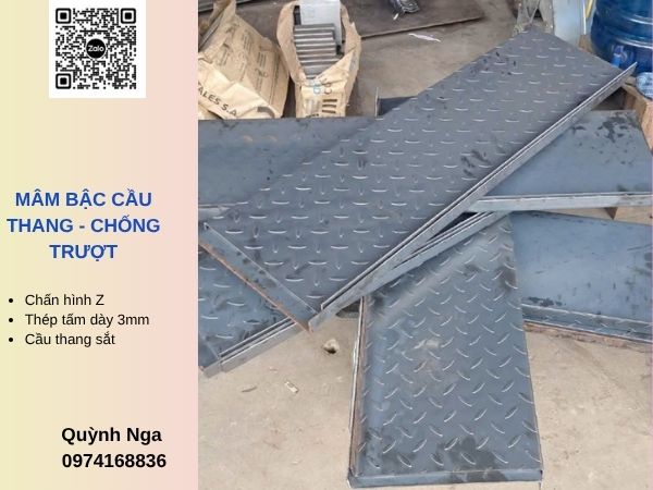 Mâm cầu thang chống trượt - Chấn hình Z - tại xưởng Hà Nội Quỳnh Nga