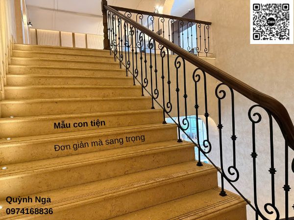 Mâu con tiện cầu thang sắt Đẹp thường dùng trong nhà hàng, khách sạn