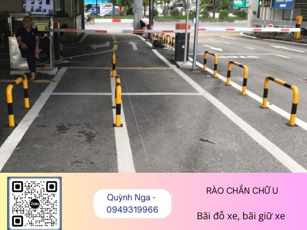 Rào chắn U được lắp đặt tại lối vào nhà xe để hướng dẫn xe đi lại an toàn