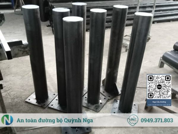 Sản xuất trụ chống va đập cửa kho