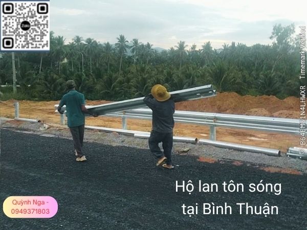 Thi công tường hộ lan tôn sóng tại Bình Thuận
